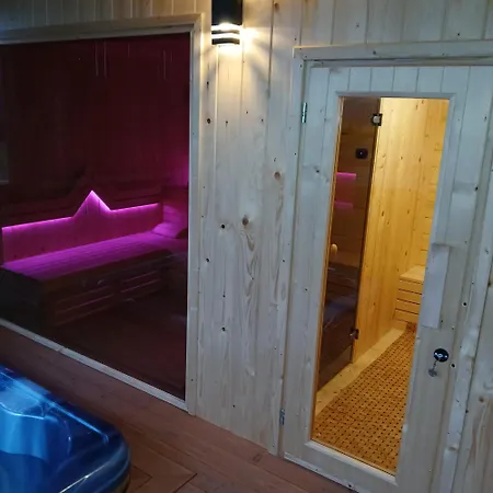 Goscinne Kornelia- Jacuzzi, Sauna ! Ubytování v soukromí